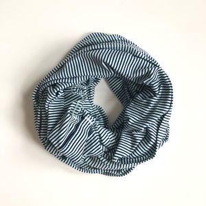 Lululemon Mint and Navy Vinyasa Scarf